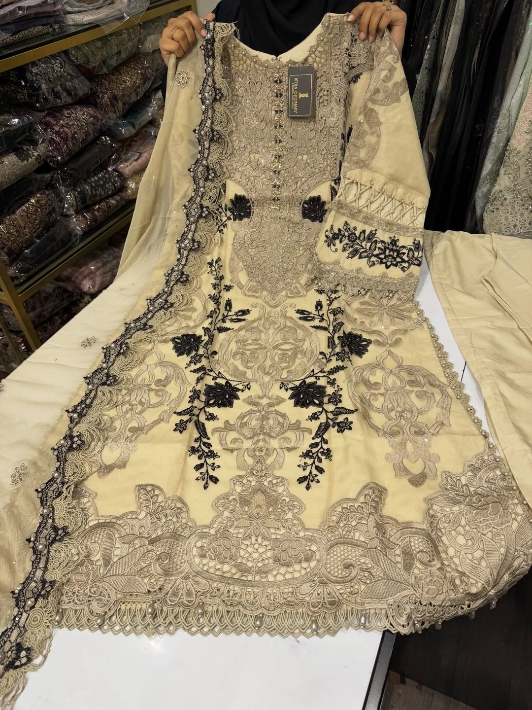 New Luxury 3PCs Embroidered Stitch Dress