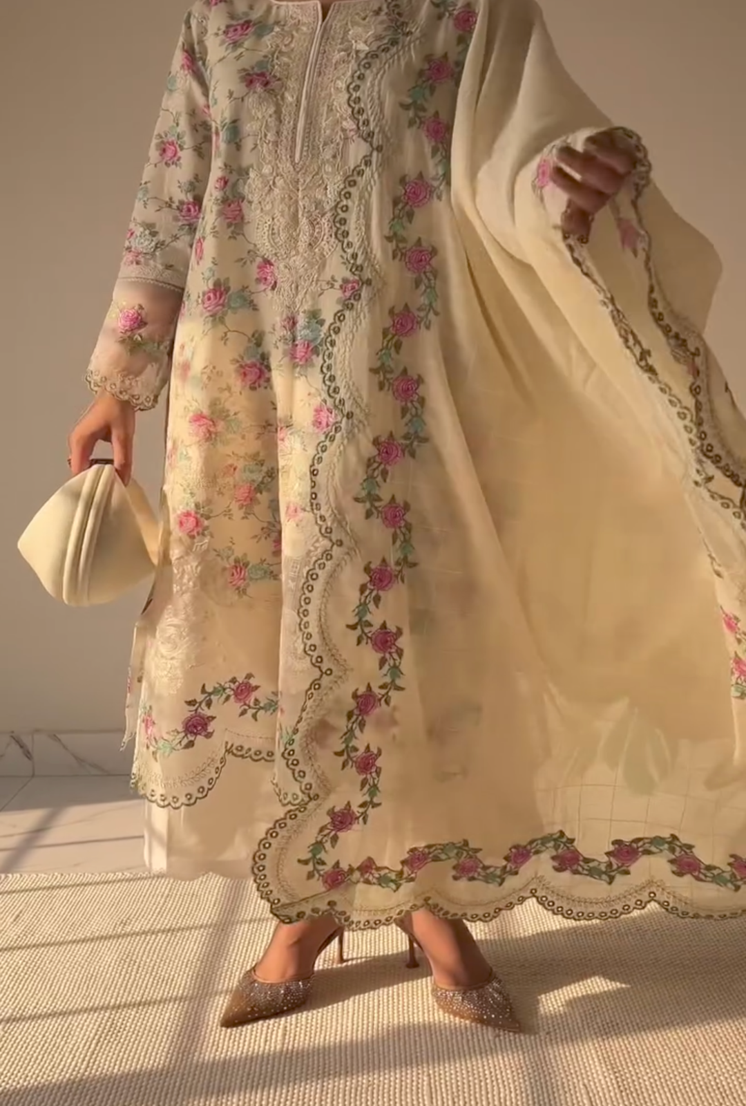 Woman embroidery 3pcs suit