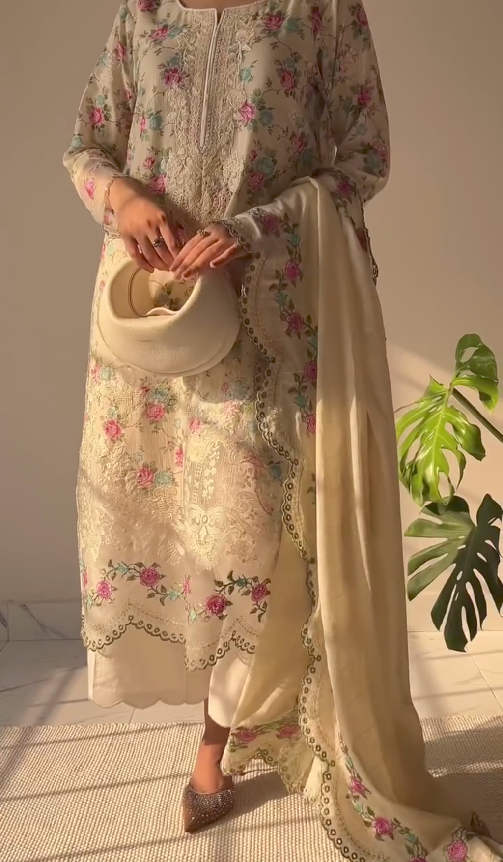 Woman embroidery 3pcs suit