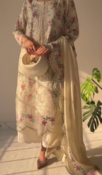 Woman embroidery 3pcs suit