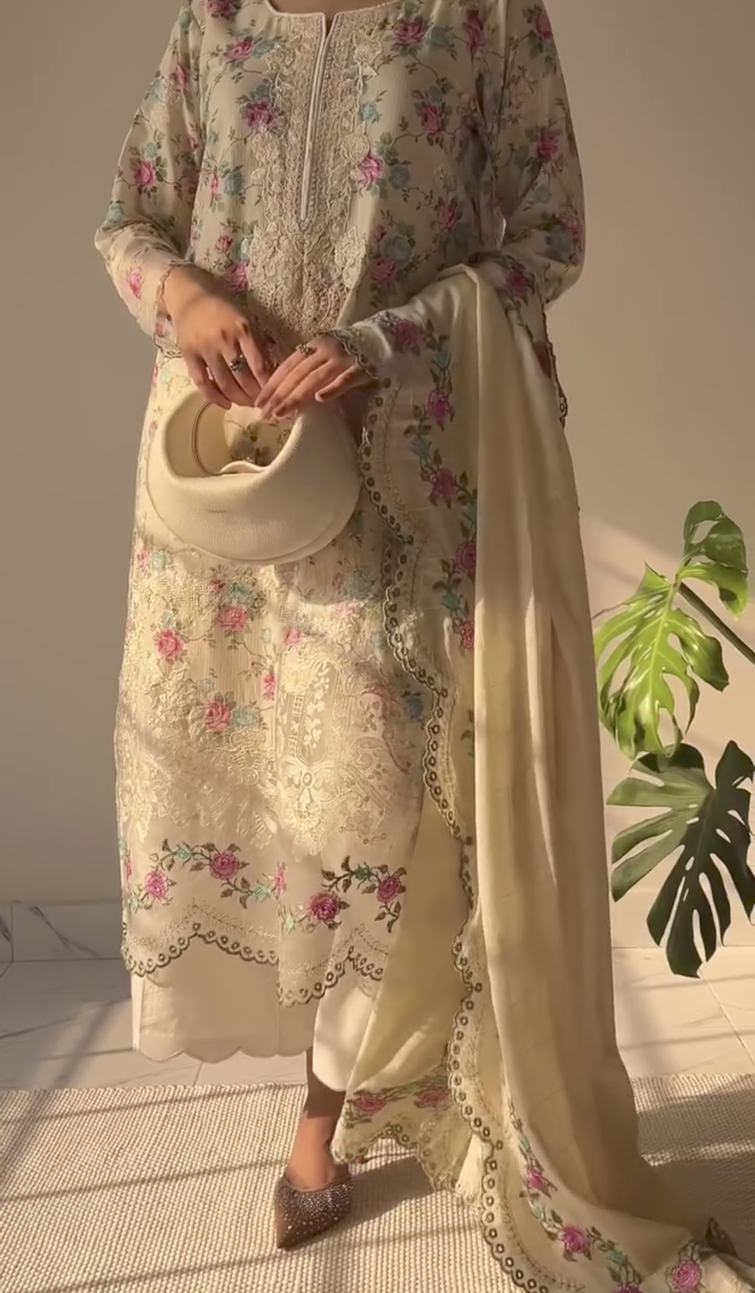 Woman embroidery 3pcs suit