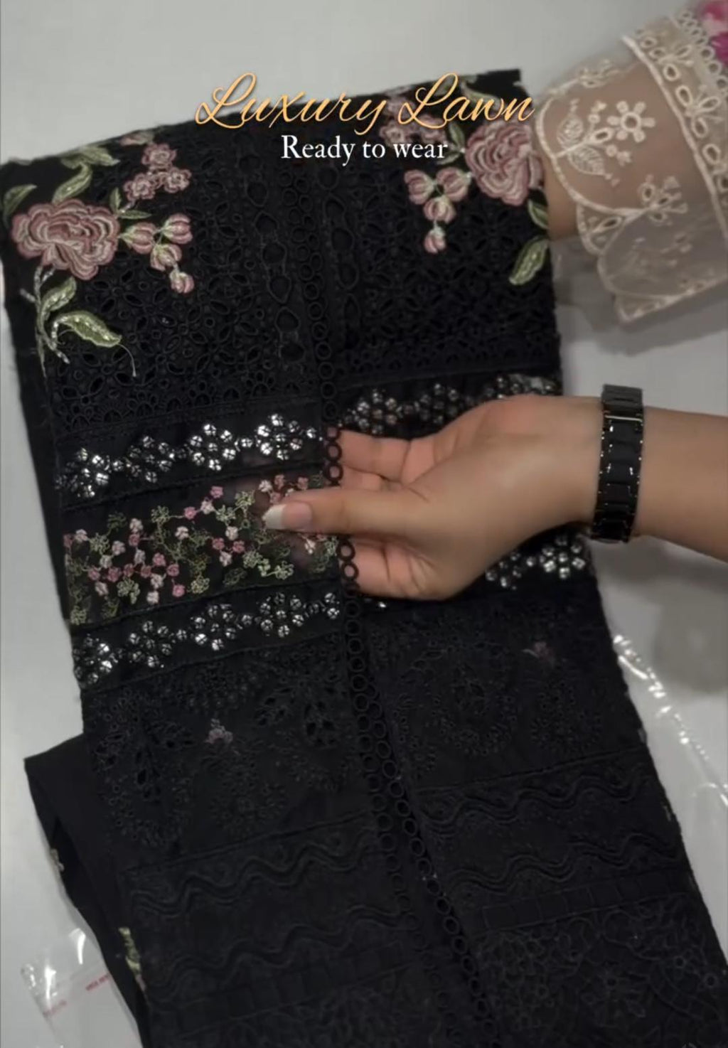 Luxury Lawn – Ready To Wear Collection ✨