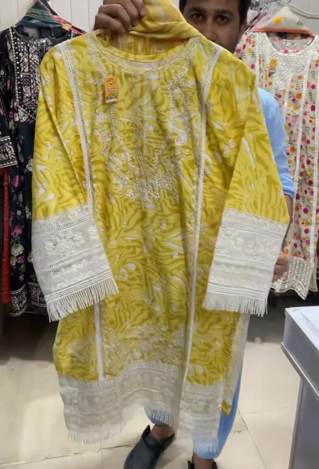 Women Cotton Lawn Embroidery 3-Piece Suit